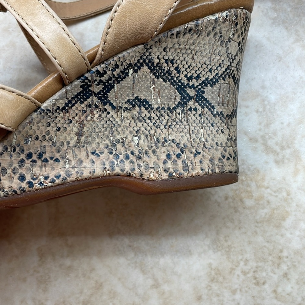 Crown Born Sandals Leather Size 11 Strappy Snake Print Heel Vedge Shoes Nude - Picture 15 of 15